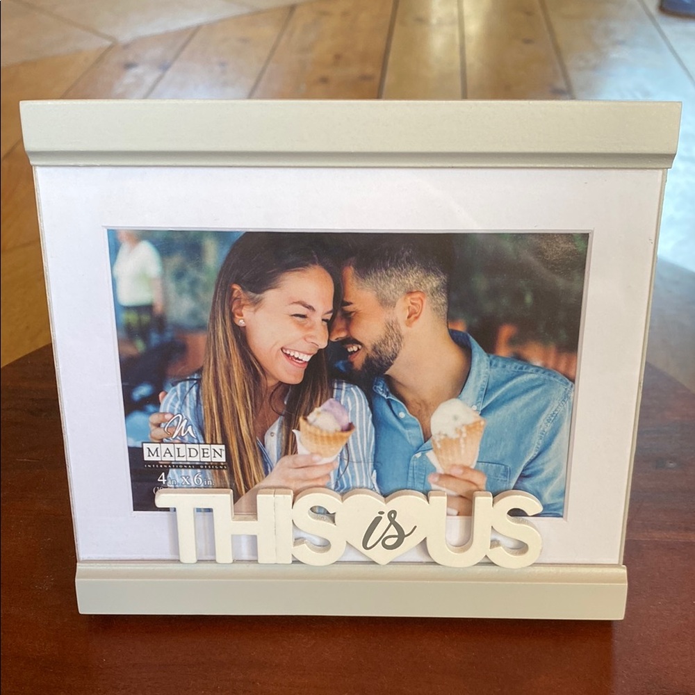 Malden White Picture Frame with Sentimental Accent